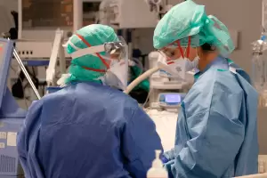 Crisis sanitaria: el contagio de m�dicos �le pone mucha presi�n al sistema sanitario�