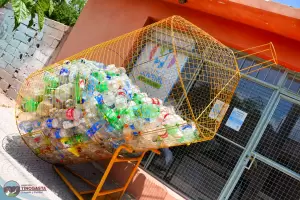 El municipio de Tinogasta construy un recipiente para el reciclado de botellas de plstico