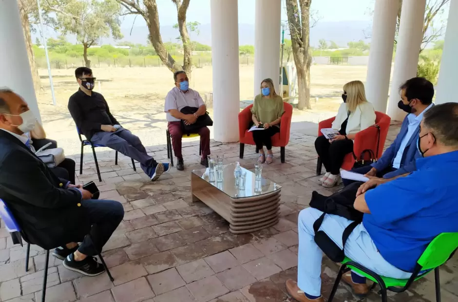 La primera reuni�n con la nueva ministra.