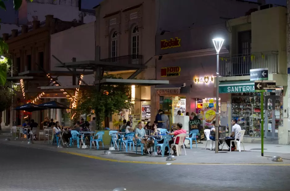 Los locales gastron�micos y afines pueden cerrar m�s tarde.