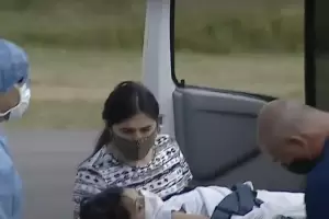 Abigail ya est en Buenos Aires para ser revisada por los mdicos del hospital Austral