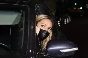 Roco Oliva no pudo ingresar a la ceremonia ntima para despedir a Diego