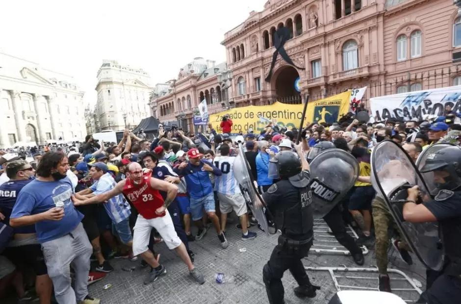 Incidentes previsibles en el velatorio del dolo argentino.