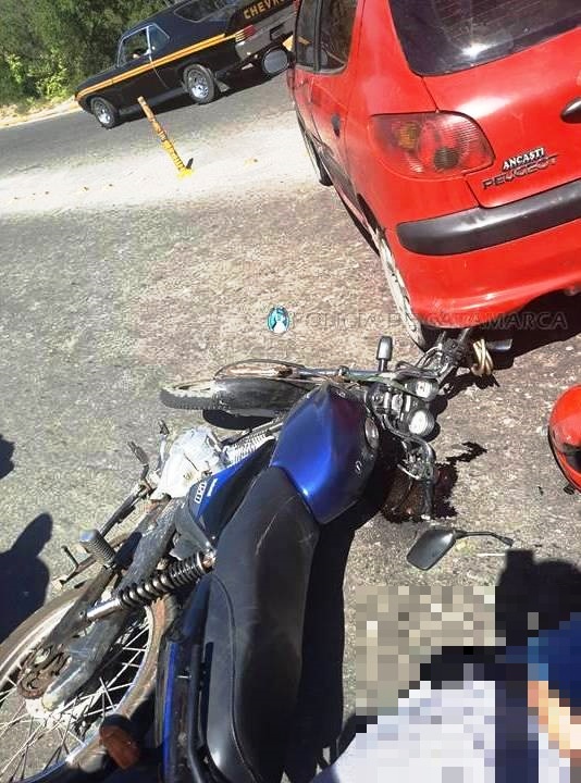 Dos personas heridas tras un choque entre un auto y una moto - La Unión ...