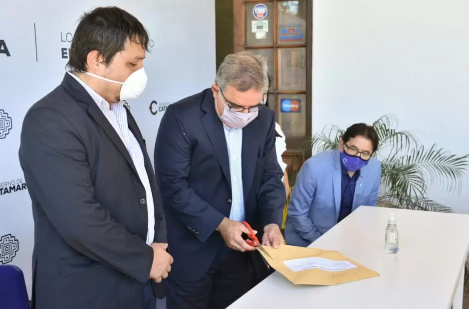 Ra�l Jalil y el intendente Sebasti�n N�blega