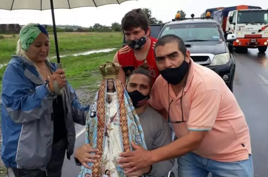 Rene y el abrazo a la Sagrada Imagen de la Morena del Valle