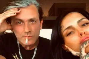 El primer beso pblico de Cande Tinelli y Coti Sorokin en Esquel