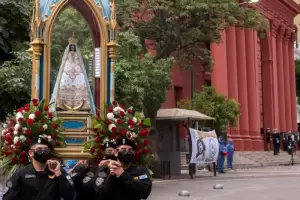 Culminan las fiestas de la Virgen del Valle con la procesin y los fieles la vern por las redes