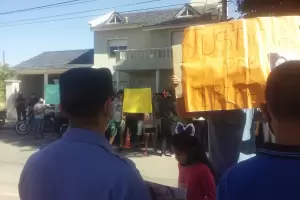 Medio centenar de personas marchan pidiendo Justicia