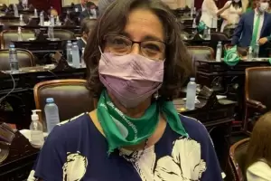 Corpacci defini su voto con el pauelo verde y Manzi lo hara en contra de Ley de Interrupcin Voluntaria del Embarazo