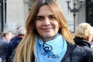 Amalia Granata escrach a diputados que cambiaron de postura y ahora apoyan la ley de aborto legal