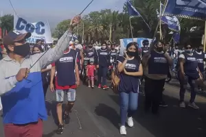 Organizaciones sociales marcharon al Centro de Innovacin en reclamo de empleos y salarios dignos