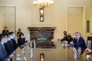 Nacin firm acuerdos con China por u$s4.695 millones para reactivacin de obras ferroviarias