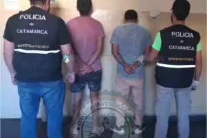 Demoraron a dos sujetos con elementos de dudosa procedencia