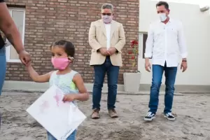 El Gobierno entrega esta tarde 30 viviendas en avenida Ojo de Agua