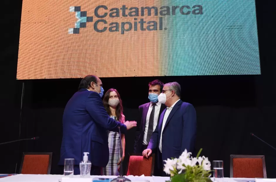 Saadi estuvo acompaado por el gobernador Ral Jalil.