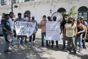 ATE Valle Viejo se manifest frente a la Corte por los trabajadores cesanteados