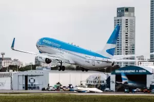 Vacuna rusa: los vuelos a Mosc por la Sputnik V siguen en pie y el Gobierno vacunar primero a mdicos y efectivos de seguridad