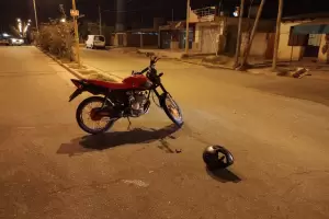 Derrap con su moto y fue trasladado al hospital