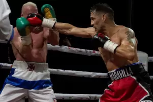 Maravilla Mart�nez  le gan� por nocaut a Koivula y sue�a con pelear por el t�tulo mundial