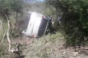 Perdi el control y termin volcando con cuatro pasajeros a bordo