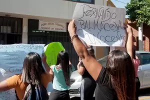 Familiares de joven detenido por abuso sexual cortaron calles pidiendo su libertad