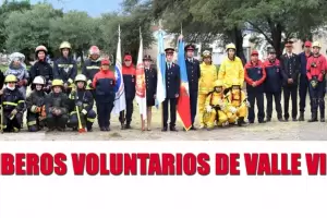 Se realiza el acto de egreso de los bomberos de Valle Viejo