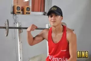 Ag�ero podr�a ingresar al campo rentado, pero en Santiago