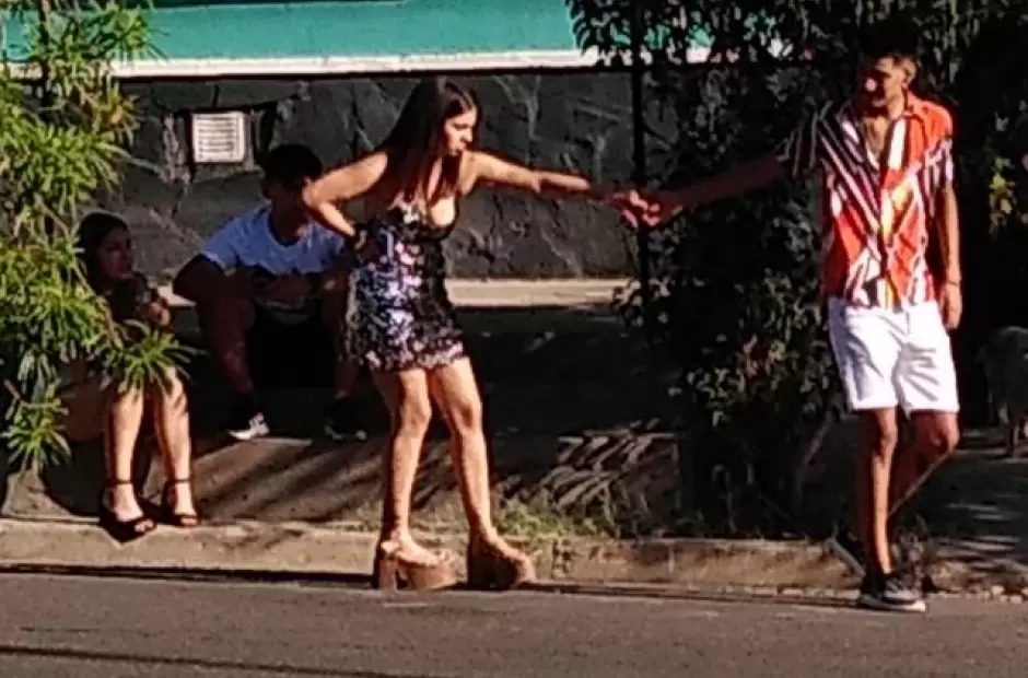 A la salida de la fiesta, en las 920 viviendas.