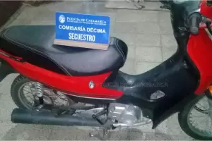 Tras una persecucin, arrestan a un joven y secuestran una moto