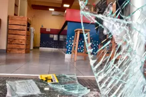 Tres locales comerciales fueron blanco de la inseguridad en la madrugada