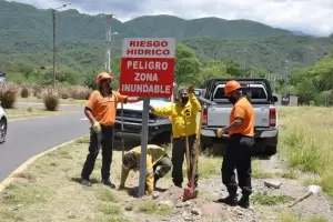 Trabajos en espacios pblicos a la vera del ro El Tala