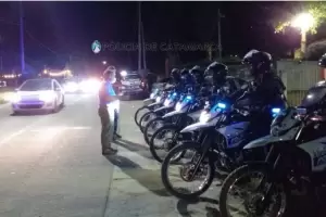 Desarticulan fiestas clandestinas e incautan bebidas alcohlicas, drogas y hasta un arma de fuego