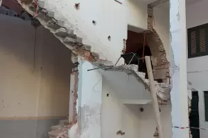 Derrumbe en el edificio histrico de la Casa de Gobierno caus lesiones en tres operarios