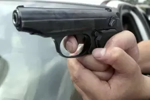 Los asaltaron a punta de pistola