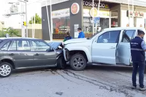 Ma�ana accidentada: dos siniestros con graves da�os materiales