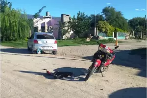 Una moto y un auto protagonizaron un choque en Valle Viejo