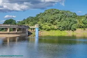 Intensa bsqueda de dos pescadores desaparecidos en el dique de Collagasta