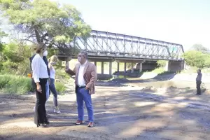 Jalil y Zenteno recorrieron la obra del paseo de la Costanera