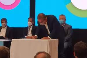 Jalil junto al gobernador de La Rioja firmaron un acuerdo con Nacin por $520 millones