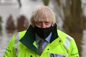 Parece haber algunos indicios de que la variante de COVID-19 de Inglaterra est asociada a una mayor mortalidad, dijo Johnson