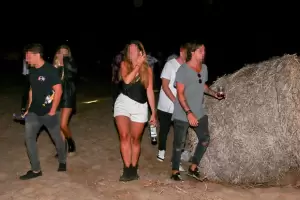 Desactivaron una fiesta clandestina con 2 mil personas en la Costa