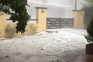 Fuerte tormenta con granizo azot El Rodeo