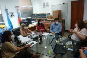 Implementarn un sistema de registro para la vacunacin de personas menores de 60 aos