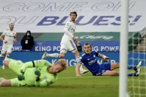 El Leeds de Bielsa logr un importante triunfo en su visita a Leicester