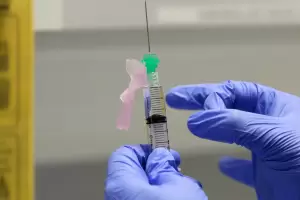 La OMS le asign a la Argentina 2,2 millones de dosis de la vacuna de Oxford-AstraZeneca