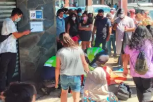 VIDEO Carabinero mat� de al menos cinco tiros a un malabarista