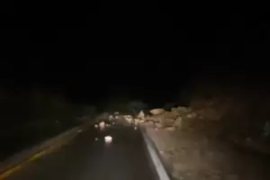 La Cbila: Por desprendimientos, recomiendan transitar con precaucin