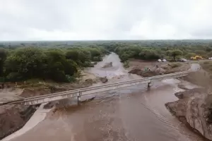 Qued inaugurado el nuevo puente canal en Colonia del Valle