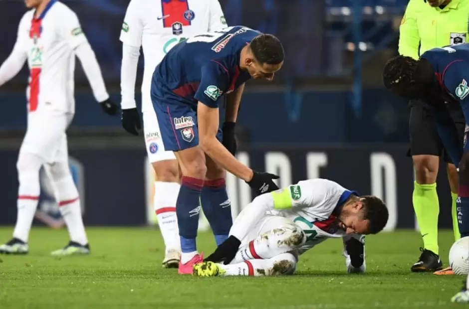 Neymar tuvo una molest�a en el aductor izquierdo.